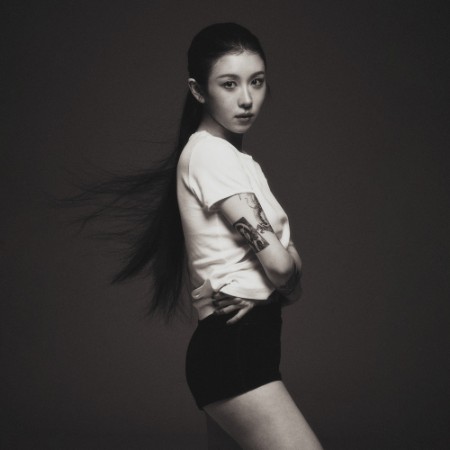 Yerin-Baek-Flash-and-Core-WEB-2025-Hi-TE.jpg