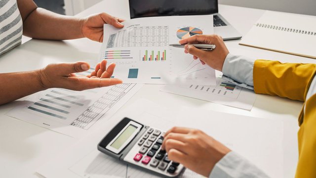 English-for-Finance-and-Accounting.jpg