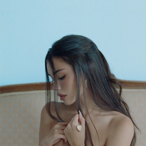 Madison-Beer-Locket-24BIT-48KHZ-WEB-FLAC-2026-OBZEN.jpg
