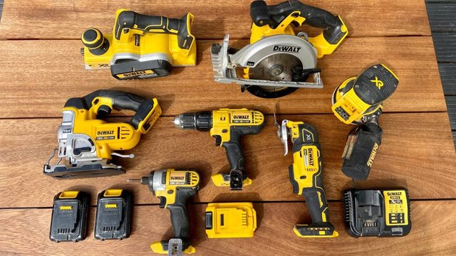 Dewalt-power-tool-selection.jpg